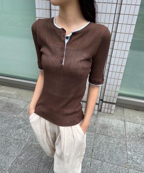 AIC.(エーアイシー)の「シアーリブヘンリーネックトップス(その他トップス・レディース・アイボリー/ブラウン/チャコールグレー・FREE)」の9枚目の写真