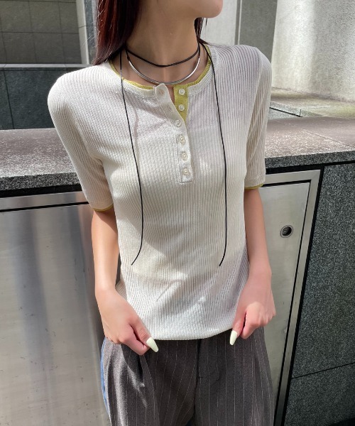 AIC.(エーアイシー)の「シアーリブヘンリーネックトップス(その他トップス・レディース・アイボリー/ブラウン/チャコールグレー・FREE)」の17枚目の写真