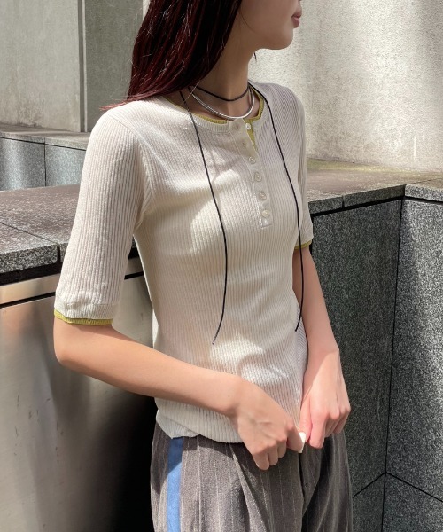 AIC.(エーアイシー)の「シアーリブヘンリーネックトップス(その他トップス・レディース・アイボリー/ブラウン/チャコールグレー・FREE)」の18枚目の写真