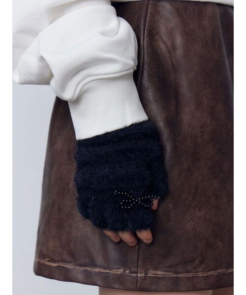 EMODA（エモダ）の「ストライプフィンガーレスグローブ（手袋・レディース・グレー/ブラック・FREE）」の4枚目の写真