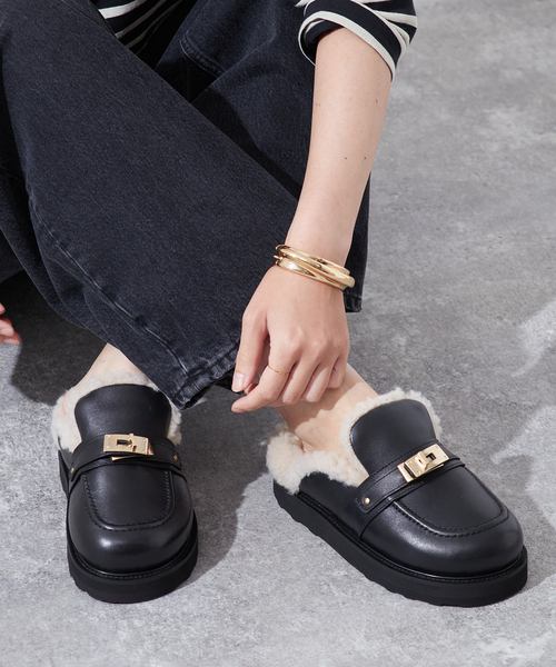 journal standard L'essage(ジャーナルスタンダードレサージュ)の「【CAMINANDO/カミナンド】SHEARING BACKLE SANDALS:サンダル(サンダル・レディース・ブラック・6/7/XX-SMALL/9)」の1枚目の写真
