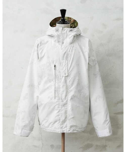MILITARY(ミリタリー)の「実物 新品 デッドストック イタリア軍 WATERPROOF リバーシブルジャケット ベジタトカモ&スノーカモ(ミリタリージャケット・メンズ・その他・M/L/XL/XXL)」の6枚目の写真