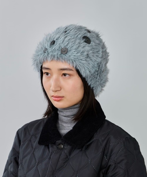 OVERRIDE(オーバーライド)の「OVERRIDE KNIT FURRY BUTTON WATCH / オーバーライド(ニットキャップ/ビーニー・レディース・ライトブルー/ベージュ/ピンク・57~59cm)」の7枚目の写真