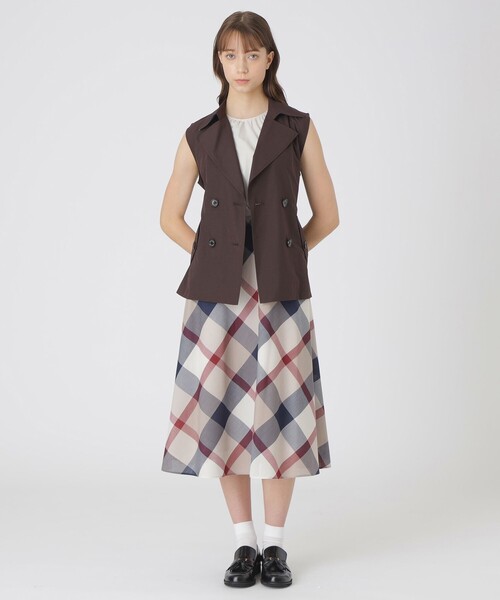 BLUE LABEL CRESTBRIDGE（ブルーレーベルクレストブリッジ）の「【接触冷感】【吸水速乾】クールドライジレ（ベスト・レディース・ブラック/ベージュ/ブラウン・38）」の18枚目の写真