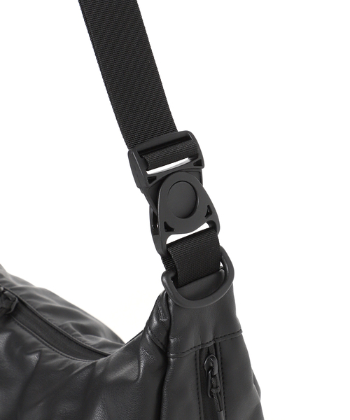 BAICYCLON by Bagjack(バイシクロン バイ バグジャック)の「【BAICYCLON by bagjack 】別注 フェイクレザー ショルダーバッグ(ショルダーバッグ・メンズ・ブラック・FREE)」の8枚目の写真