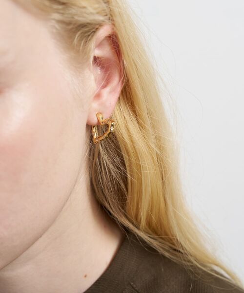 LANVIN en Bleu（ランバンオンブルー）の「クリスタルハートピアス（ピアス（両耳用）・レディース・ゴールド・FREE）」の5枚目の写真