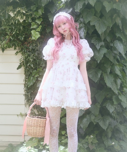 Fiorforte（フィオルフォルテ）の「Ribbon rose garden onepiece（ワンピース・レディース・ホワイト/ピンク・FREE）」の3枚目の写真