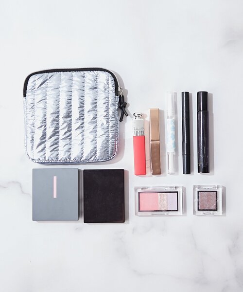 BIRTHDAY BAR（バースデイバー）の「Metallic　キルティングスクエアポーチ（ポーチ・レディース・ピンクゴールド/ブルー・0）」の3枚目の写真