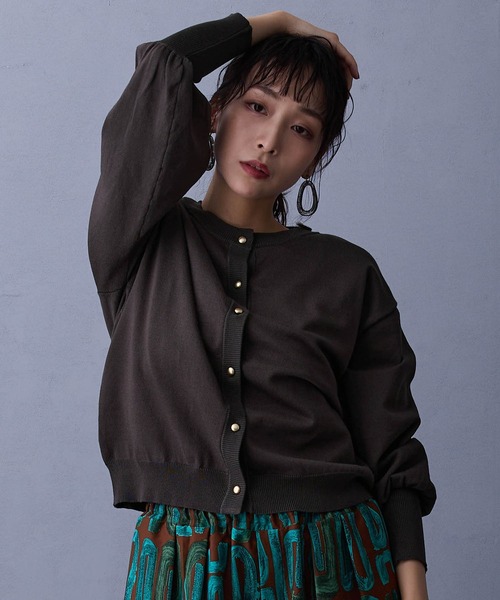 NICOLE white（ニコルホワイト）の「ニットカーディガン（カーディガン/ボレロ・レディース・グレー/ブラウン/レッド/チャコール・FREE）」の3枚目の写真