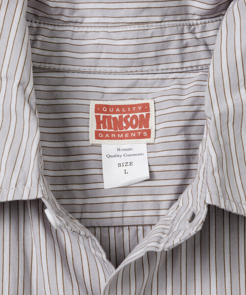 HINSON(ヒンソン)の「HINSON/ヒンソン レギュラーカラー ブロード ロングスリーブ ストライプシャツ(シャツ/ブラウス・メンズ・グレー/サックスブルー/ベージュ・MEDIUM/LARGE/SMALL)」の6枚目の写真