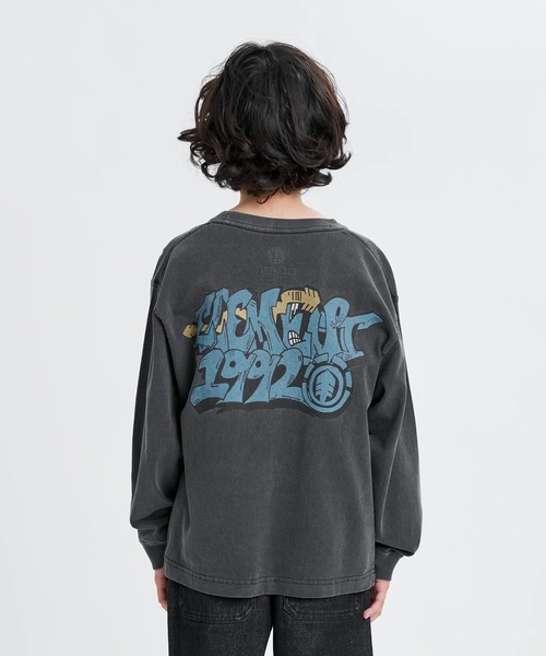 ELEMENT(エレメント)の「ELEMENT キッズ TAG LS YOUTH ロンT 【2025年秋冬モデル】/エレメントキッズバックプリント長袖ロンT(Tシャツ/カットソー・キッズ・ブラック系その他/ホワイト/ブラック・X-LARGE/LARGE/MEDIUM/SMALL)」の3枚目の写真