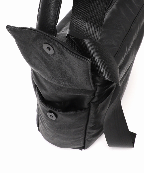 B.C STOCK（ベーセーストック）の「【fellowww / フェロー】別注フェイクレザーパッファー2WAY ショルダーバッグ（ショルダーバッグ・メンズ・ブラック/ホワイト×ホワイト・FREE）」の11枚目の写真