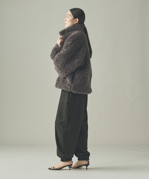 Curensology（カレンソロジー）の「Curensology(カレンソロジー)/リバーフェイクファーブルゾン（ブルゾン・レディース・ブラック/ベージュ・FREE）」の9枚目の写真