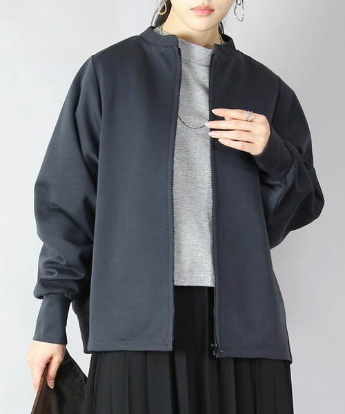 and it_(アンドイット)の「ダンボールニットゆったりこなれフルジップクルー(カーディガン/ボレロ・レディース・ベージュ/チャコール/ブラック・FREE)」の10枚目の写真