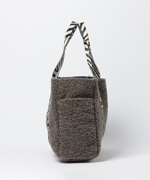 Elura（エルーラ）の「ボアリバーシブルトートL/601056（トートバッグ・レディース・ベージュ/グレー・FREE）」の11枚目の写真