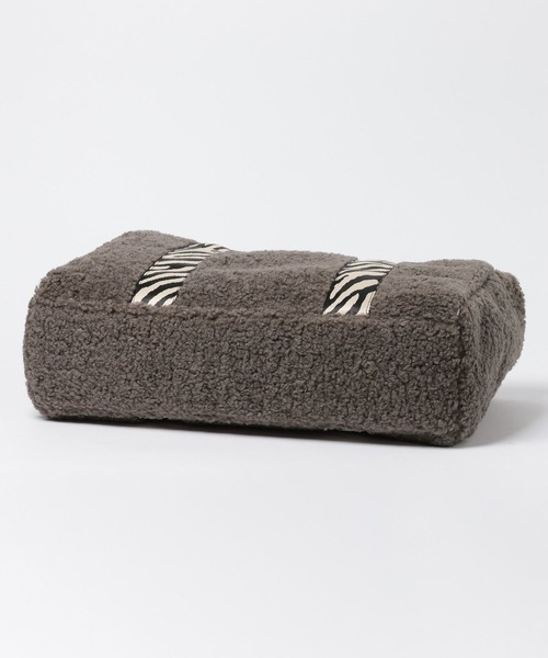 Elura（エルーラ）の「ボアリバーシブルトートL/601056（トートバッグ・レディース・ベージュ/グレー・FREE）」の15枚目の写真