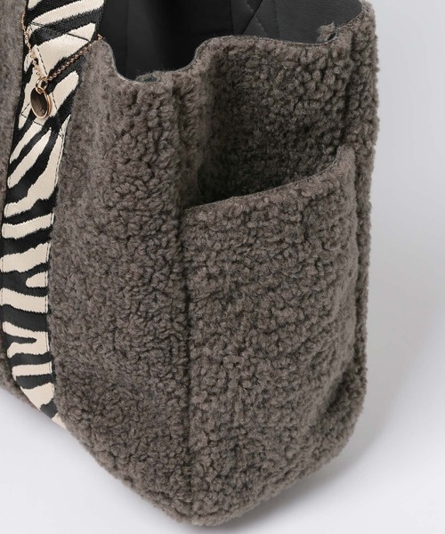 Elura（エルーラ）の「ボアリバーシブルトートL/601056（トートバッグ・レディース・ベージュ/グレー・FREE）」の16枚目の写真