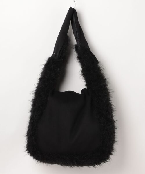 L.H.P(エルエイチピー)の「aenrmous/エーノマース/Overfur Bag(ショルダーバッグ・レディース・ブラック・F)」の2枚目の写真