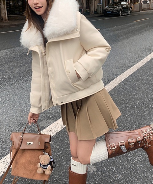 ENLIKE（エンリケ）の「ビッグファーカラーPU中綿ジャケット（その他アウター・レディース・ブラック/オフホワイト/ブラウン・FREE）」の8枚目の写真