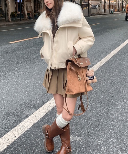 ENLIKE（エンリケ）の「ビッグファーカラーPU中綿ジャケット（その他アウター・レディース・ブラック/オフホワイト/ブラウン・FREE）」の10枚目の写真