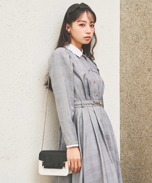 SWINGLE(スウィングル)の「白襟シャツワンピース(ワンピース・レディース・ネイビー/ブラウン/グレー系その他・FREE)」の9枚目の写真