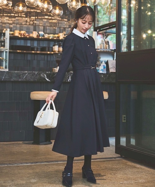 SWINGLE(スウィングル)の「白襟シャツワンピース(ワンピース・レディース・ネイビー/ブラウン/グレー系その他・FREE)」の10枚目の写真