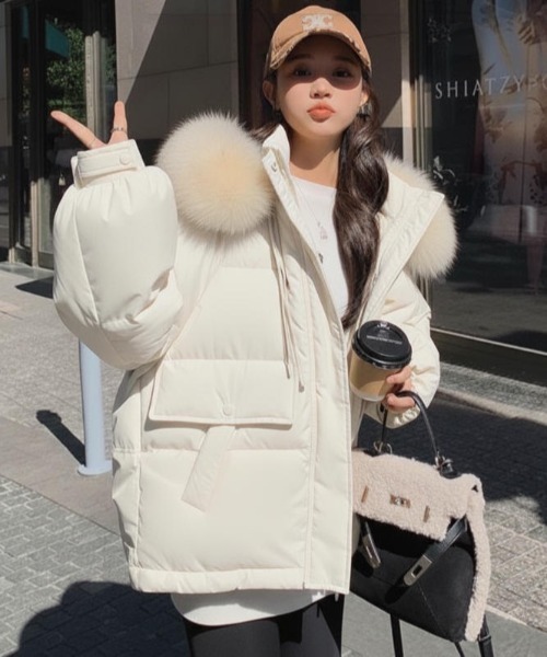 FAVORITO(ファヴォリート)の「ファーフード付きコート(ブルゾン・レディース・モカ/ホワイト/ブラック・S/M/L/XL)」の2枚目の写真