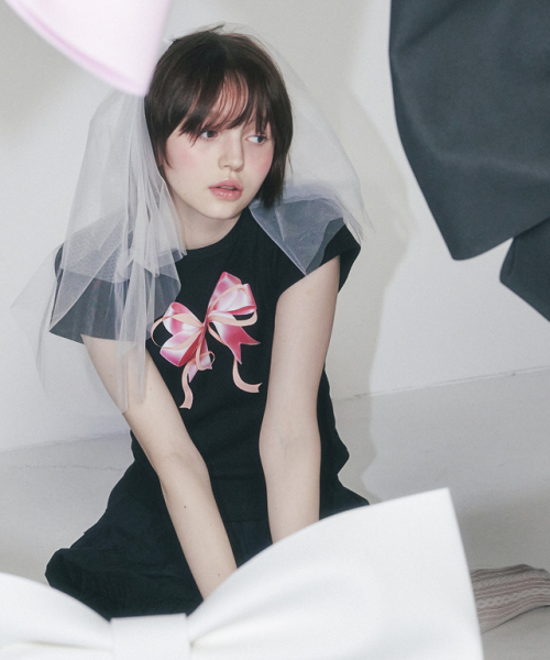RONRON(ロンロン)の「DOUBLE RIBBON SLIM CROP T SHIRT BLACK PINK(Tシャツ/カットソー・レディース・その他・FREE)」の2枚目の写真