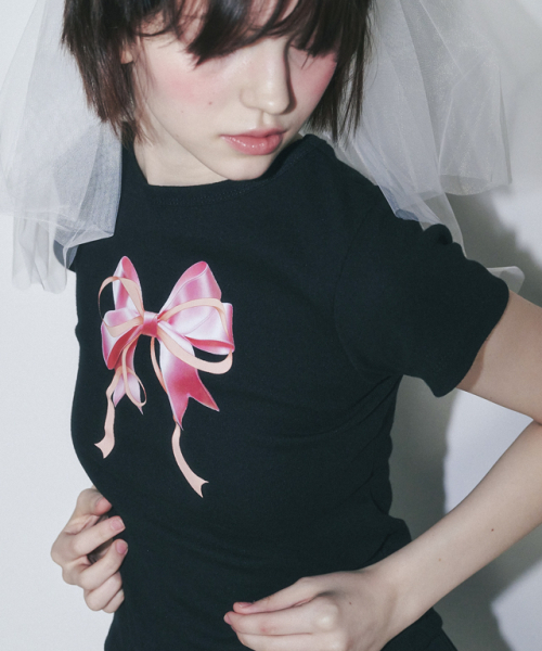 RONRON(ロンロン)の「DOUBLE RIBBON SLIM CROP T SHIRT BLACK PINK(Tシャツ/カットソー・レディース・その他・FREE)」の3枚目の写真