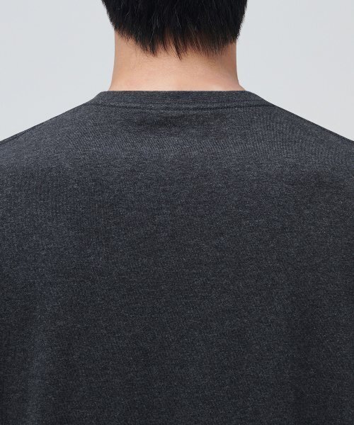MUSINSA STANDARD（ムシンサスタンダード）の「ベーシッククルーネックTシャツ[チャコールグレー]（Tシャツ/カットソー・メンズ・その他・XX-LARGE/SMALL/MEDIUM/LARGE/X-LARGE/XXX-LARGE）」の4枚目の写真