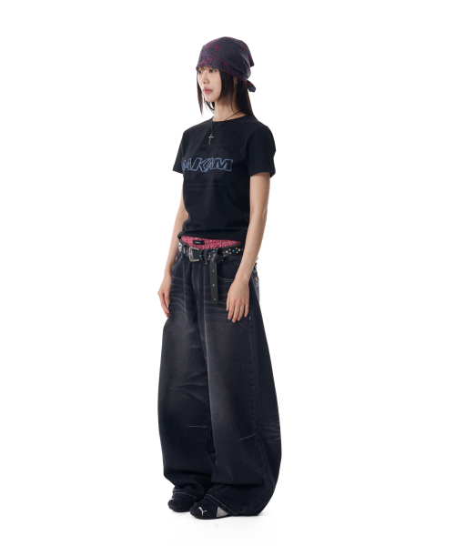 AAKAM（アーカム）の「2-Lined Eyelet Washed Denim Pants (Black)（デニムパンツ・レディース・その他・1/2）」の4枚目の写真