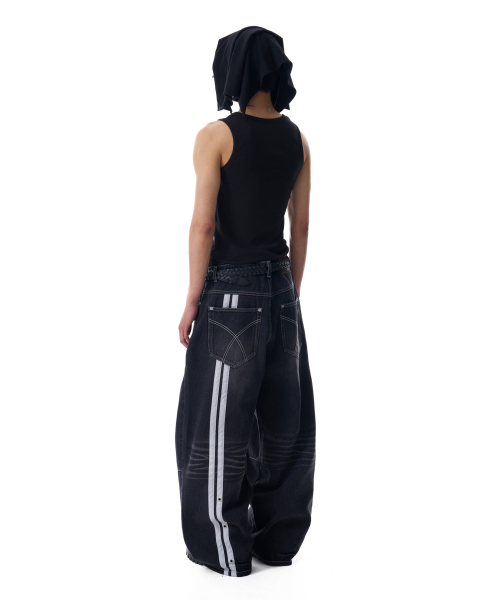 AAKAM（アーカム）の「2-Lined Eyelet Washed Denim Pants (Black)（デニムパンツ・レディース・その他・1/2）」の9枚目の写真