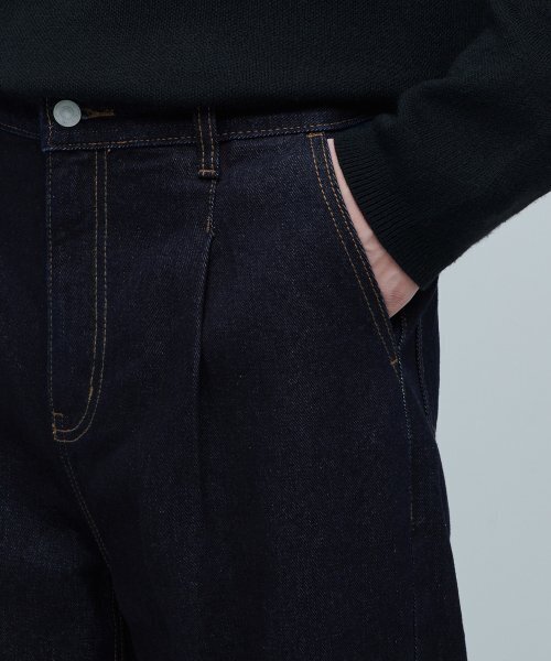 MUSINSA STANDARD（ムシンサスタンダード）の「ワンタックルーズテーパードデニムパンツ [ディープインディゴ]（デニムパンツ・メンズ・その他・31/33/26/27/28/29/38/42/36/34/32/30/40）」の6枚目の写真