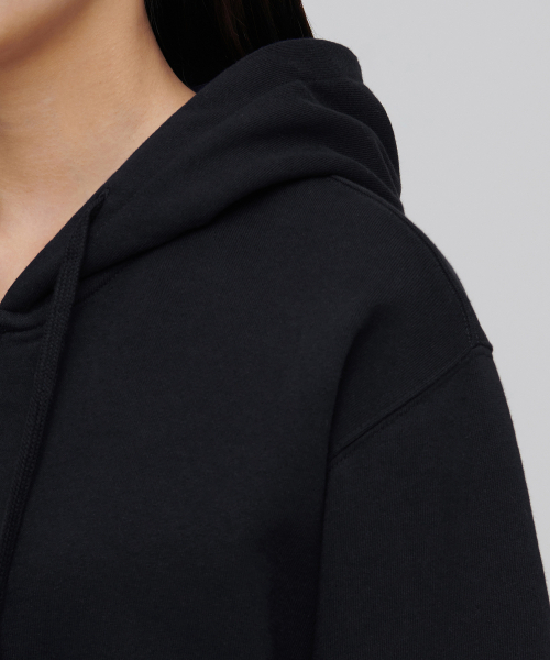 MUSINSA STANDARD WOMAN（ムシンサスタンダードウーマン）の「女性用クロップドフード付きスウェットジップアップ[ブラック]（パーカー・レディース・その他・SMALL/MEDIUM/LARGE/X-SMALL）」の5枚目の写真