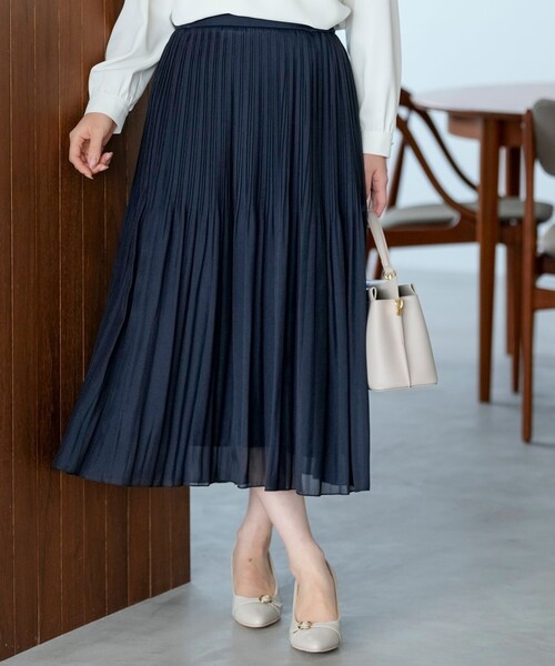 ANY SIS(エニィスィス)の「シャイニープリーツ スカート(スカート・レディース・ネイビー系/ベージュ系/ブラック系・SMALL/MEDIUM/LARGE)」の1枚目の写真