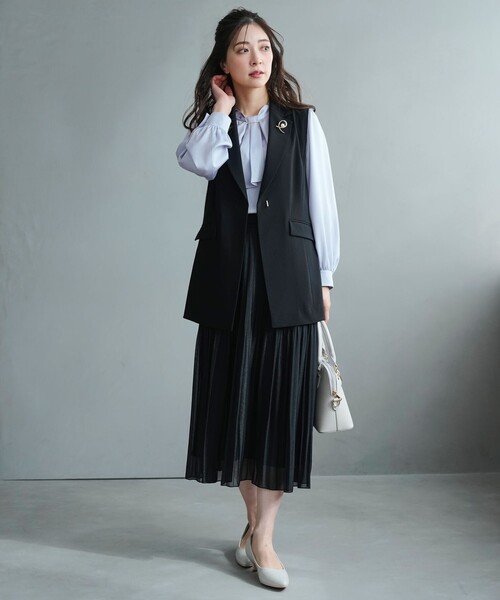 ANY SIS(エニィスィス)の「シャイニープリーツ スカート(スカート・レディース・ネイビー系/ベージュ系/ブラック系・SMALL/MEDIUM/LARGE)」の5枚目の写真