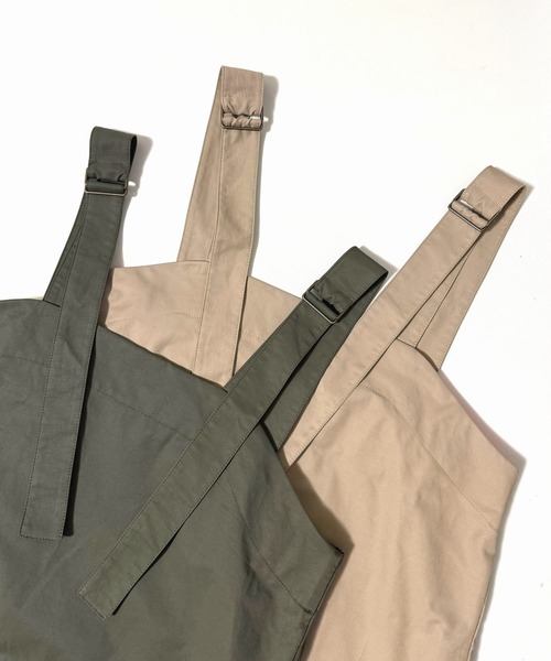 Q（キュー）の「バックリブドッキングプリーツワンピース（ワンピース・レディース・オリーブ/ベージュ・MEDIUM）」の6枚目の写真