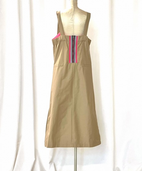 Q（キュー）の「バックリブドッキングプリーツワンピース（ワンピース・レディース・オリーブ/ベージュ・MEDIUM）」の5枚目の写真