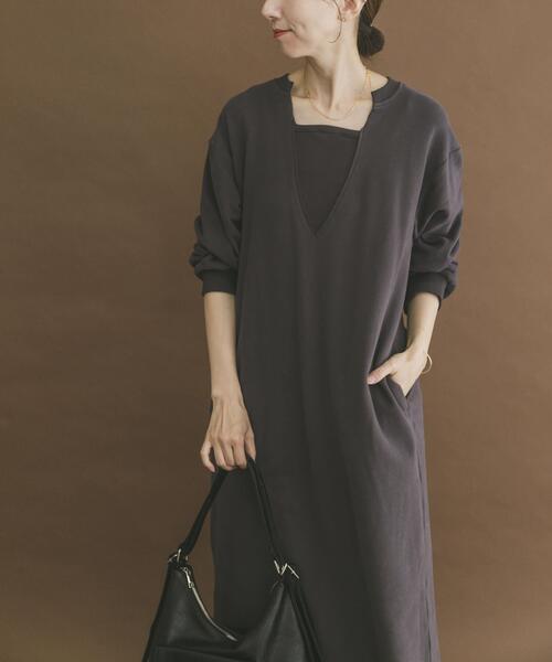 ITEMS URBANRESEARCH(アイテムズ アーバンリサーチ)の「スウェットロングスリーブワンピース(ワンピース・レディース・バーガンディー/ベージュ/チャコールグレー・FREE)」の2枚目の写真