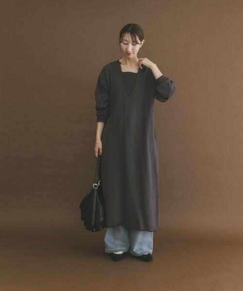 ITEMS URBANRESEARCH(アイテムズ アーバンリサーチ)の「スウェットロングスリーブワンピース(ワンピース・レディース・バーガンディー/ベージュ/チャコールグレー・FREE)」の22枚目の写真
