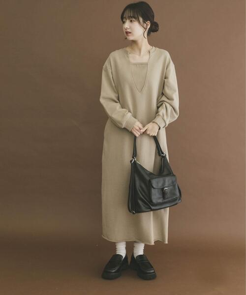 ITEMS URBANRESEARCH(アイテムズ アーバンリサーチ)の「スウェットロングスリーブワンピース(ワンピース・レディース・バーガンディー/ベージュ/チャコールグレー・FREE)」の4枚目の写真