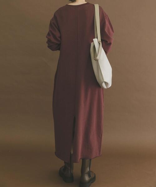 ITEMS URBANRESEARCH(アイテムズ アーバンリサーチ)の「スウェットロングスリーブワンピース(ワンピース・レディース・バーガンディー/ベージュ/チャコールグレー・FREE)」の9枚目の写真