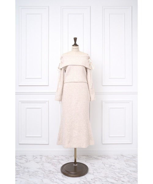 MISTREASS（ミストレアス）の「Ribbon Off-Shoulder Knit Set-Up（ワンピース・レディース・グレー/ベージュ・FREE）」の7枚目の写真