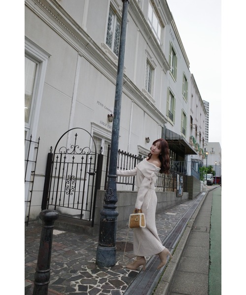 MISTREASS（ミストレアス）の「Ribbon Off-Shoulder Knit Set-Up（ワンピース・レディース・グレー/ベージュ・FREE）」の13枚目の写真