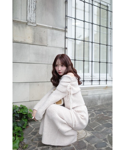 MISTREASS（ミストレアス）の「Ribbon Off-Shoulder Knit Set-Up（ワンピース・レディース・グレー/ベージュ・FREE）」の14枚目の写真