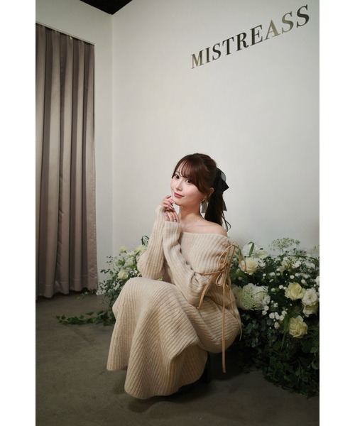 MISTREASS（ミストレアス）の「Ribbon Off-Shoulder Knit Set-Up（ワンピース・レディース・グレー/ベージュ・FREE）」の12枚目の写真
