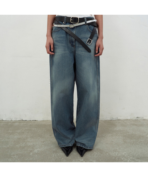 LCDC TM(エルシーディーシーティーエム)の「BLUE WASHED DART DETAIL DENIM (BLUE)(デニムパンツ・レディース・ブルー・SMALL/MEDIUM)」の3枚目の写真