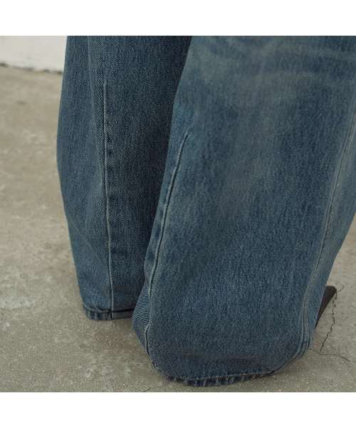 LCDC TM(エルシーディーシーティーエム)の「BLUE WASHED DART DETAIL DENIM (BLUE)(デニムパンツ・レディース・ブルー・SMALL/MEDIUM)」の5枚目の写真