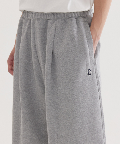 COVERNAT(カバーナット)の「バミューダ C ロゴ スウェットショーツ Melange Gray(その他パンツ・レディース・その他・SMALL/MEDIUM/LARGE/X-LARGE)」の3枚目の写真