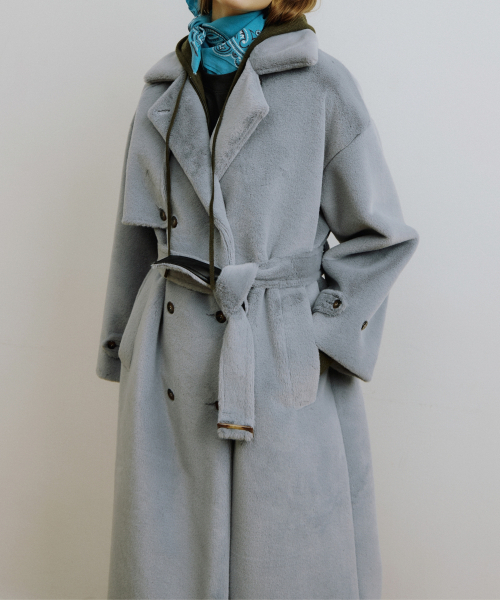 MOLLIOLLI（モリオリ）の「JAN フェイクファー トレンチコート [スティール]（チェスターコート・レディース・その他・SMALL/MEDIUM）」の4枚目の写真